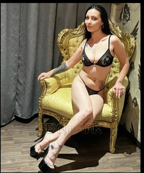 Buna, sunt Alina, Rin Grand Hotel Vitan,